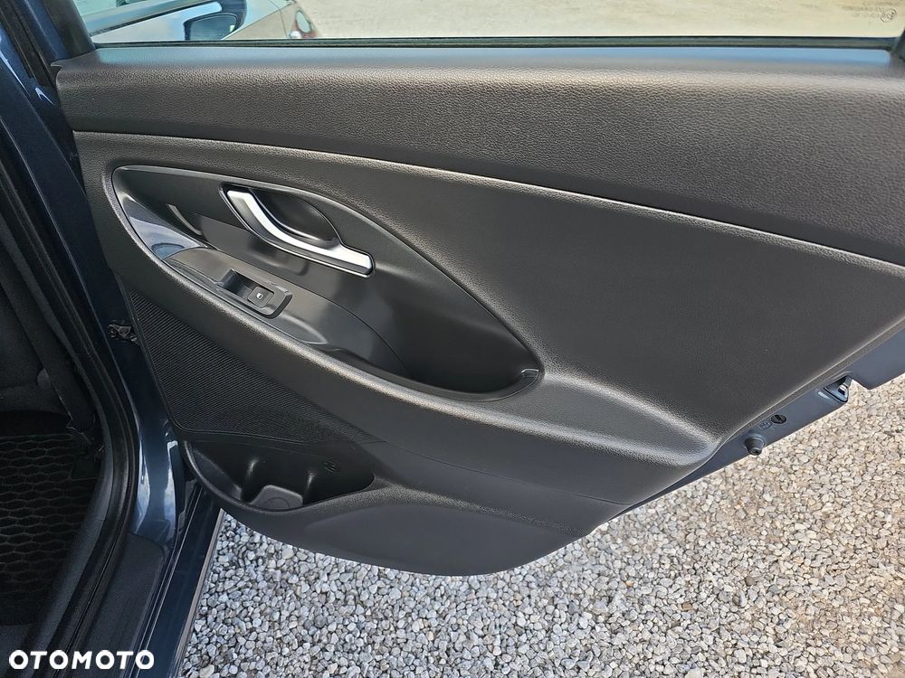 Hyundai i30 1.5 DPI Classic + - 24