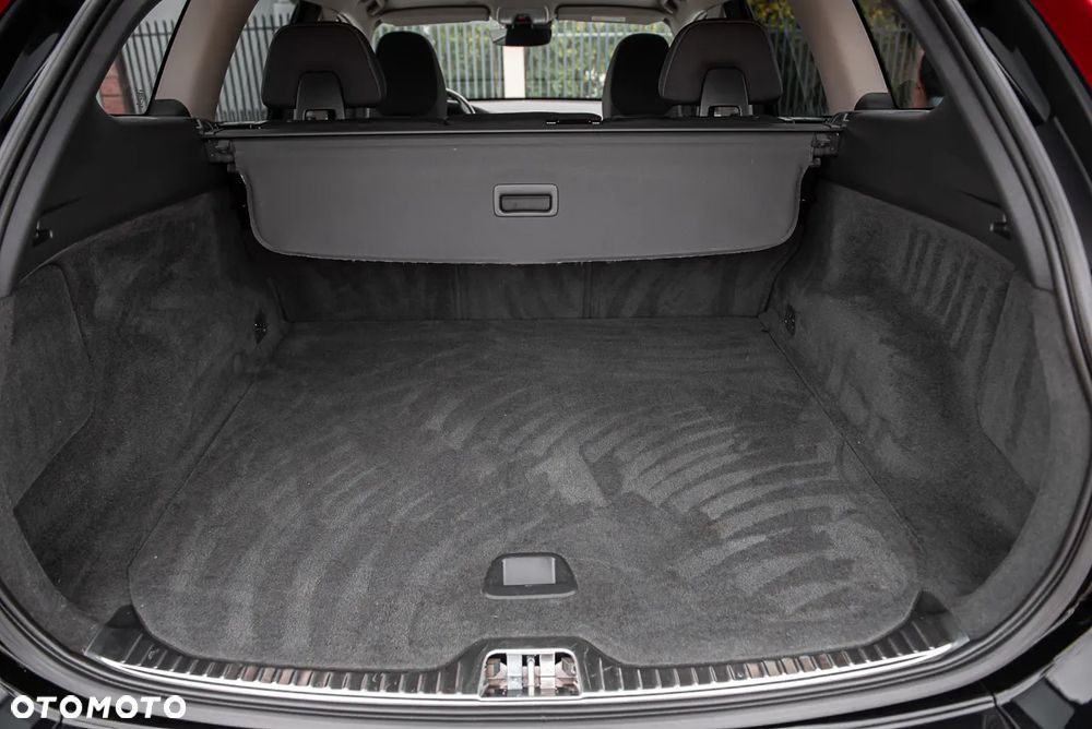 Volvo XC 60 D4 Momentum - 29