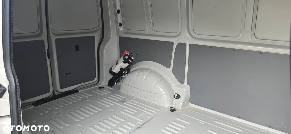 Volkswagen Transporter - 11