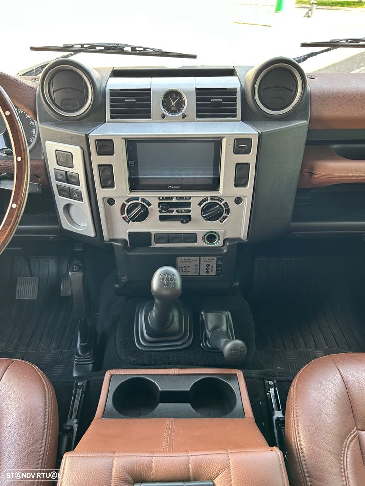 Land Rover Defender 90 2.4 CRD S - 40
