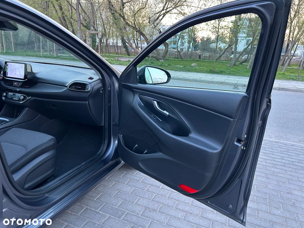 Hyundai i30 1.4 Classic + - 17