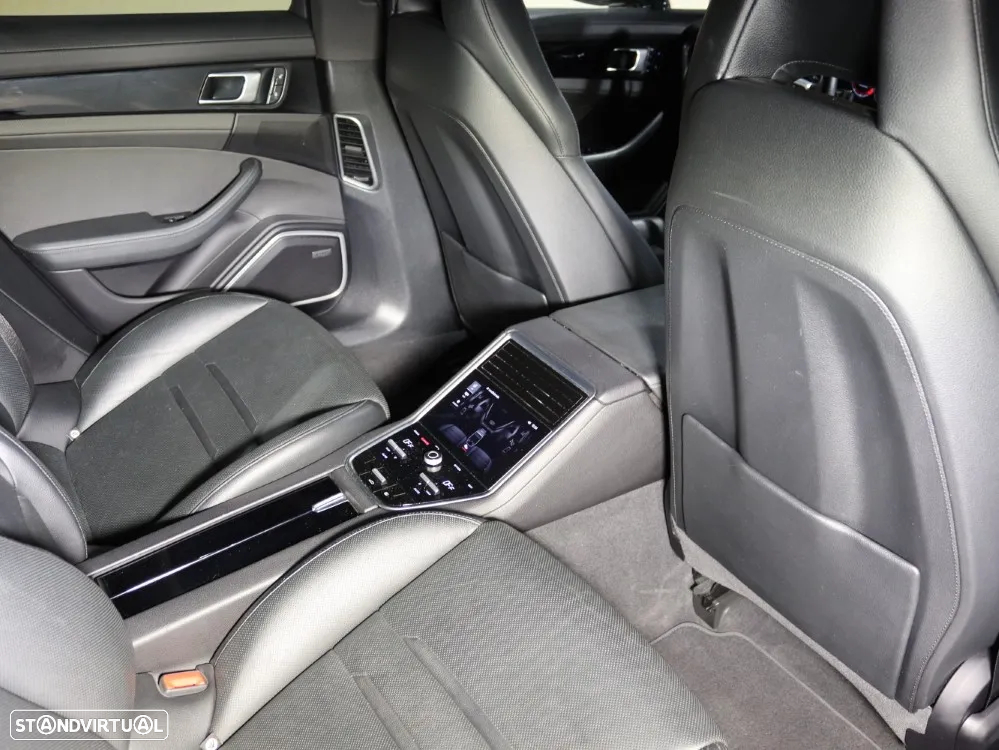 Porsche Panamera 4 E-Hybrid - 15