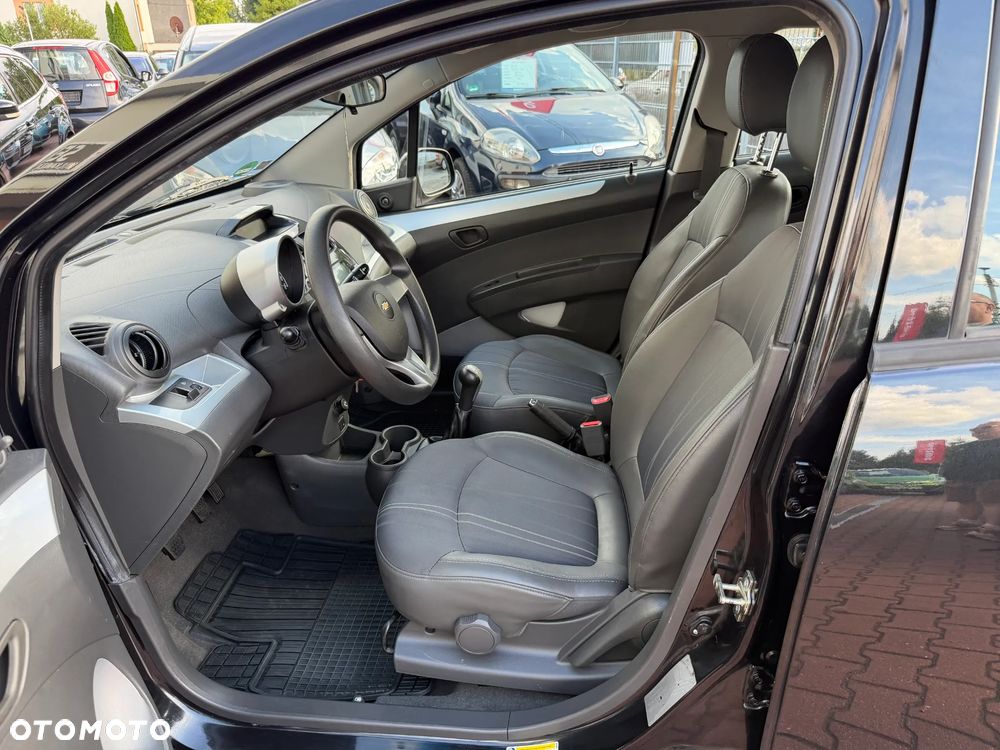 Chevrolet Spark 1.0 Base - 10