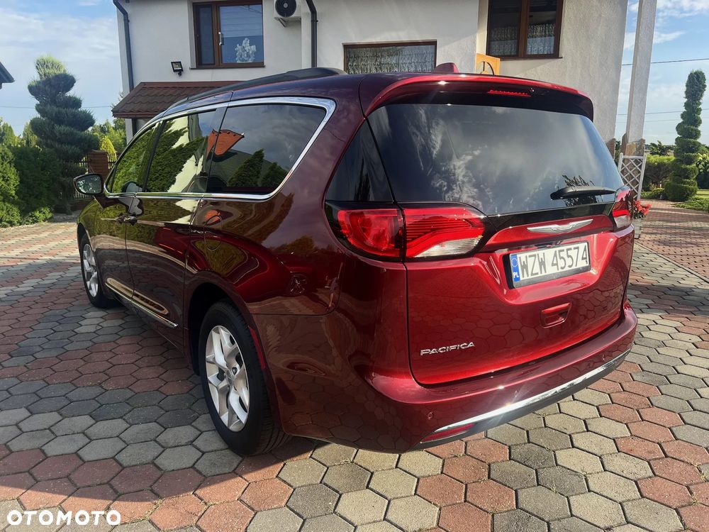 Chrysler Pacifica - 5