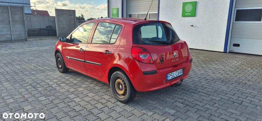 Renault Clio 1.2 16V All Inclusive - 9