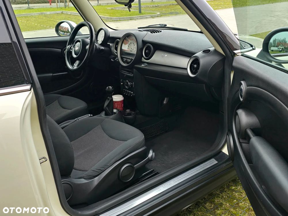 MINI Cooper D Brick Lane - 9