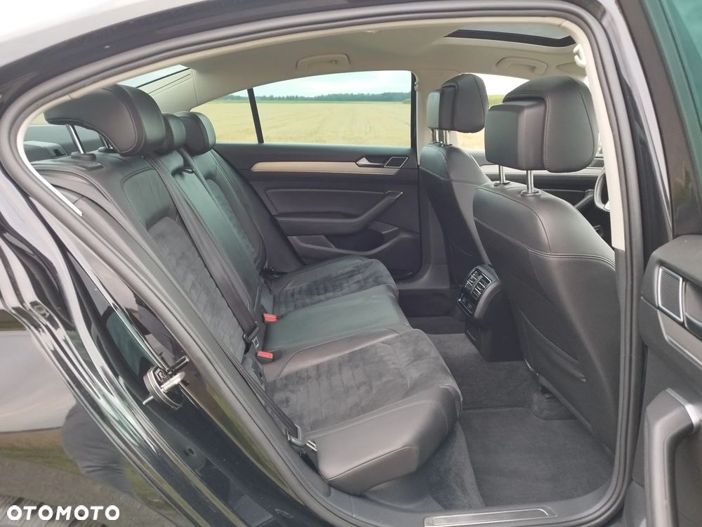 Volkswagen Passat 2.0 TDI (BlueMotion Technology) Highline - 20