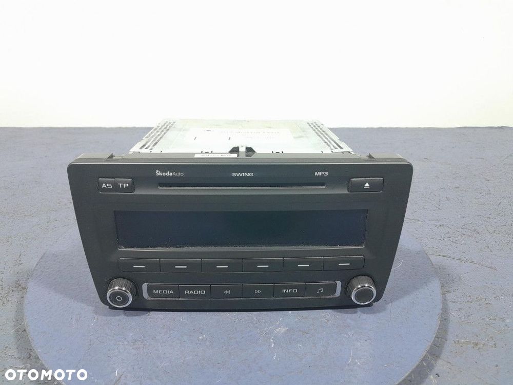 SKODA OCTAVIA II LIFT RADIO ODTWARZACZ CD 1Z0035161N - 1