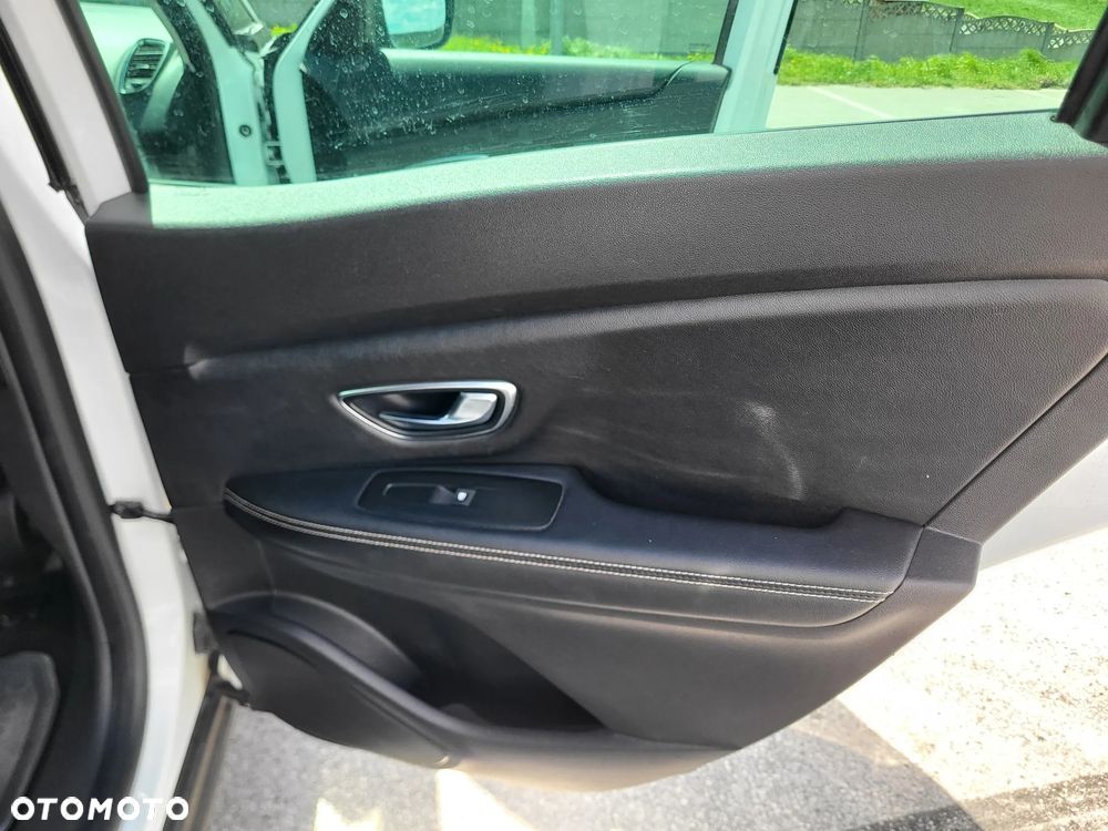 Renault Scenic - 23