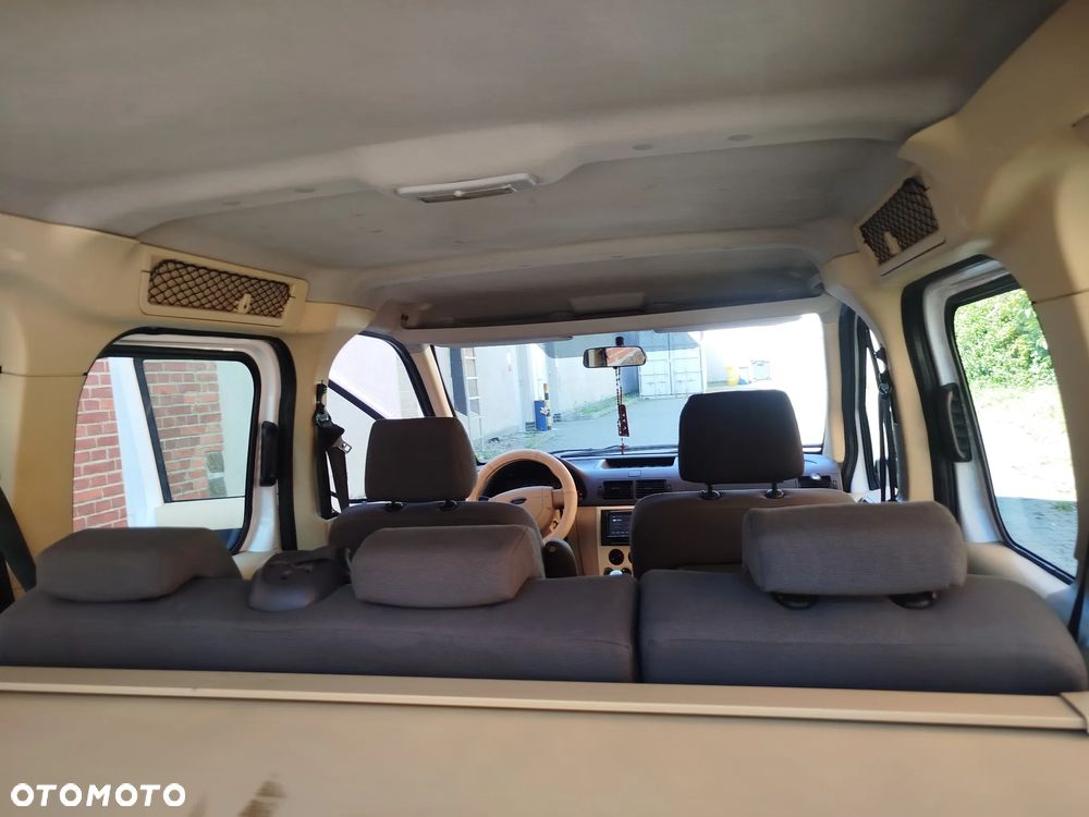 Ford Tourneo Connect - 13