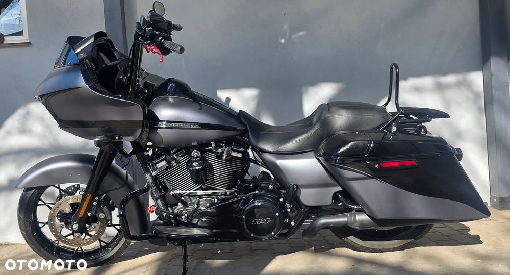 Harley-Davidson Touring Road Glide - 15