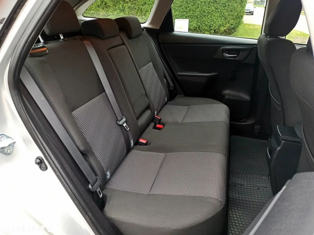 Toyota Auris 1.4 D-4D Business Edition - 23