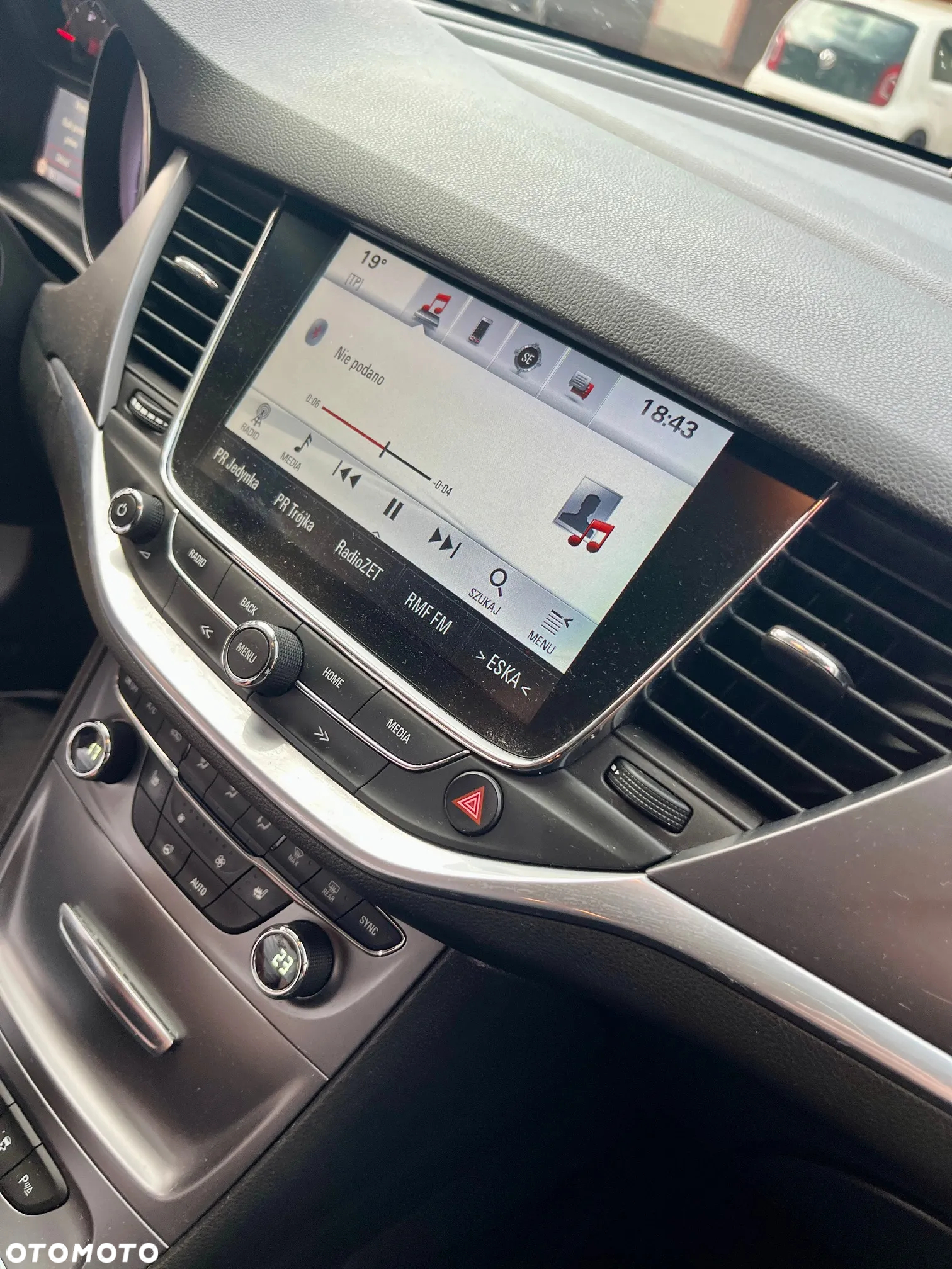Opel Astra V 1.6 CDTI Essentia S&S - 13