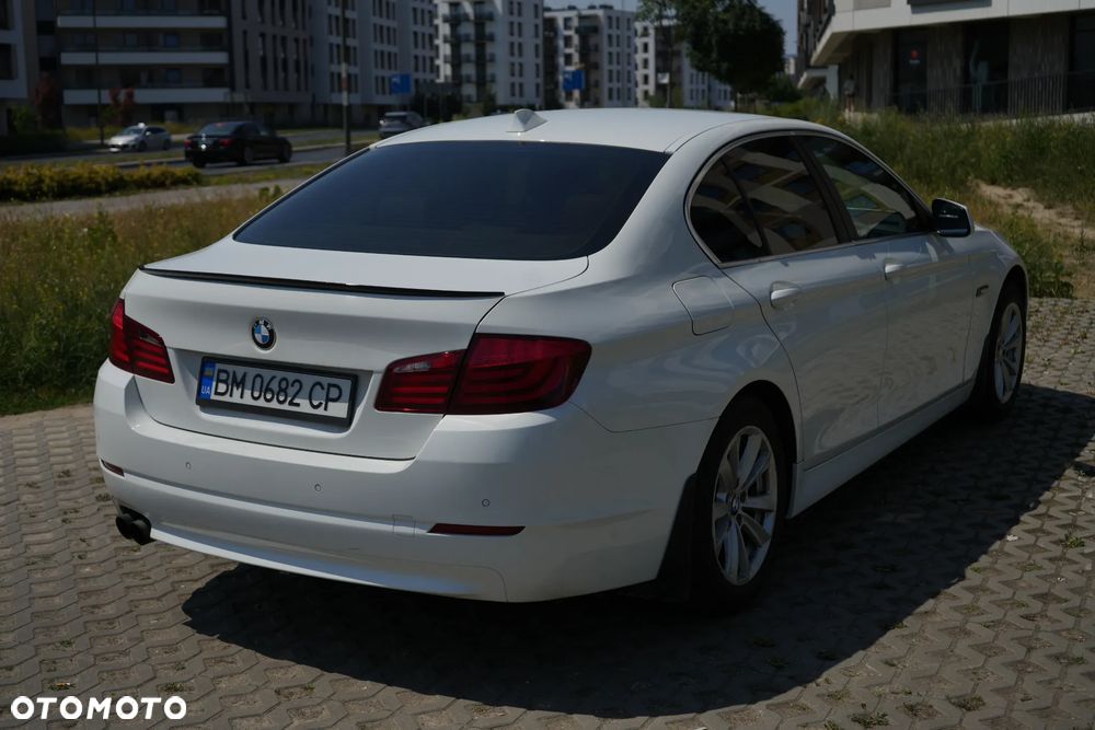 BMW Seria 5 520i - 6