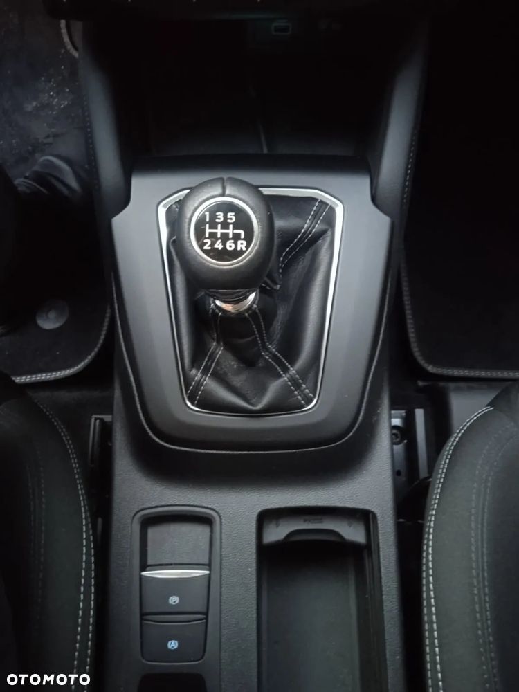 Ford Focus 1.0 EcoBoost Titanium X - 29