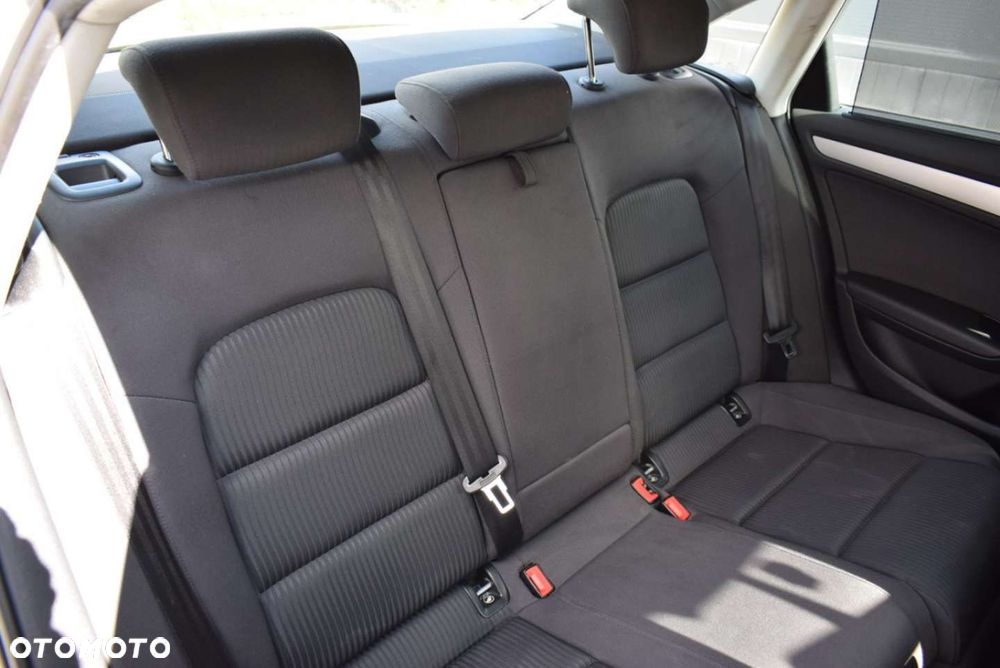 Audi A4 Limousine 2.0 TDI DPF Ambiente - 22