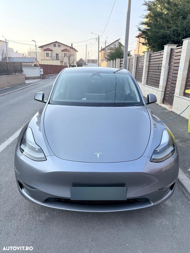 Tesla Model Y AWD Performance - 1