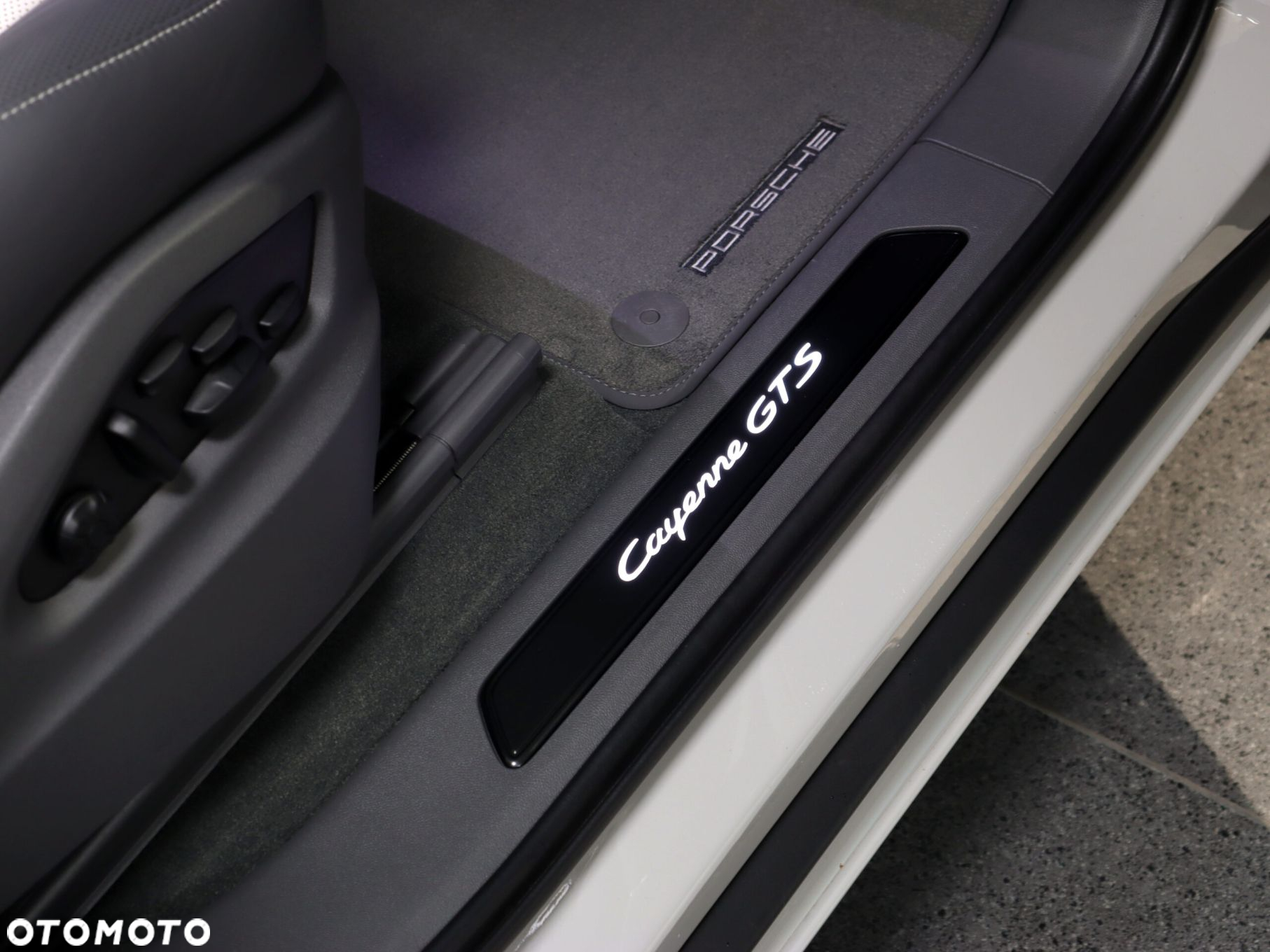 Porsche Cayenne Coupe GTS - 32