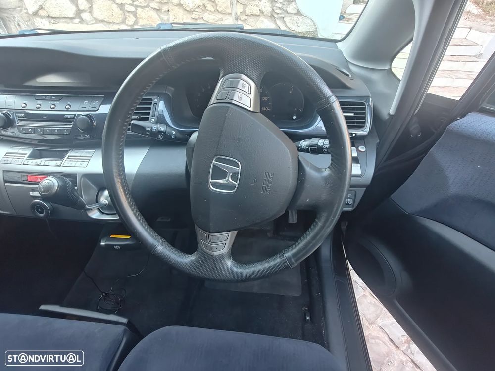 Honda FR-V - 8
