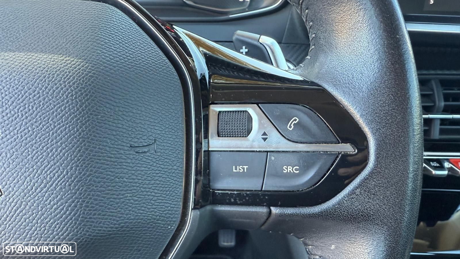 Peugeot 2008 1.2 PureTech Allure Pack EAT8 - 23