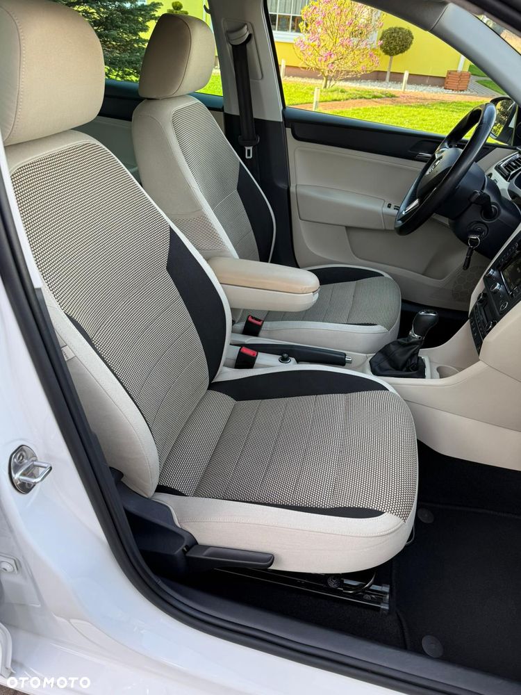 Skoda RAPID 1.6 TDI DPF Style Plus - 14