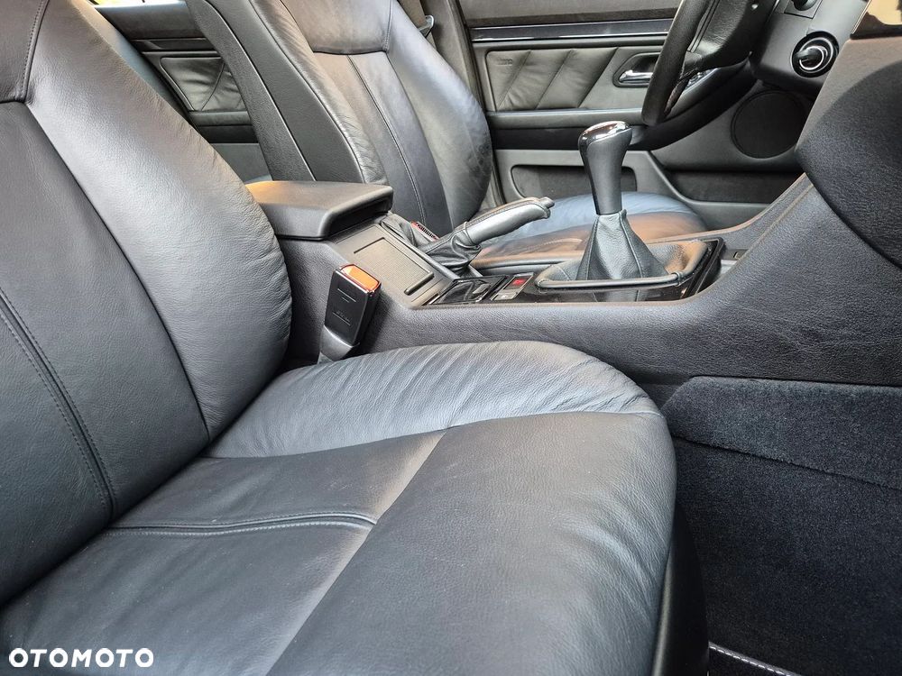 BMW Seria 5 - 26