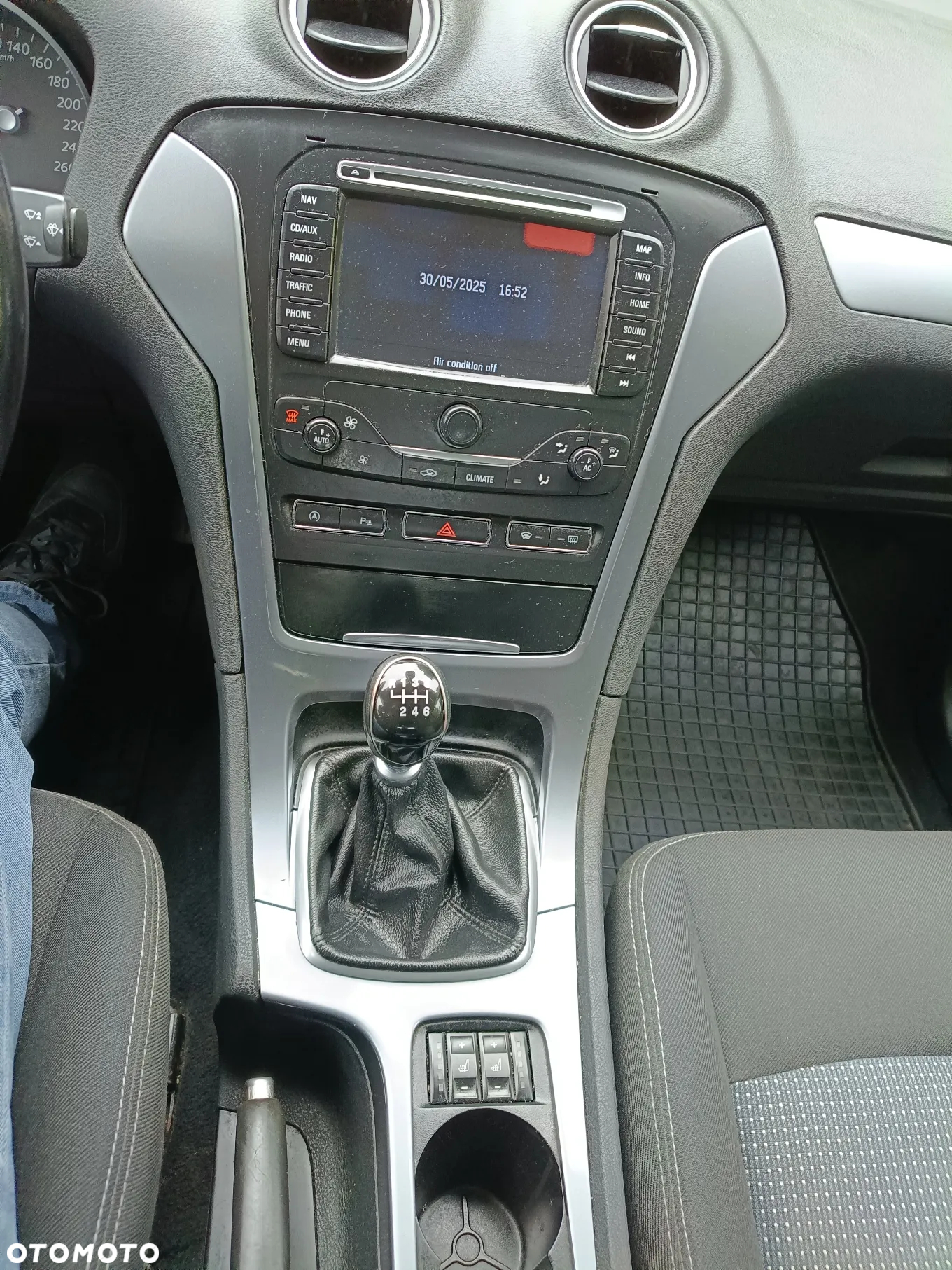 Ford Mondeo - 12