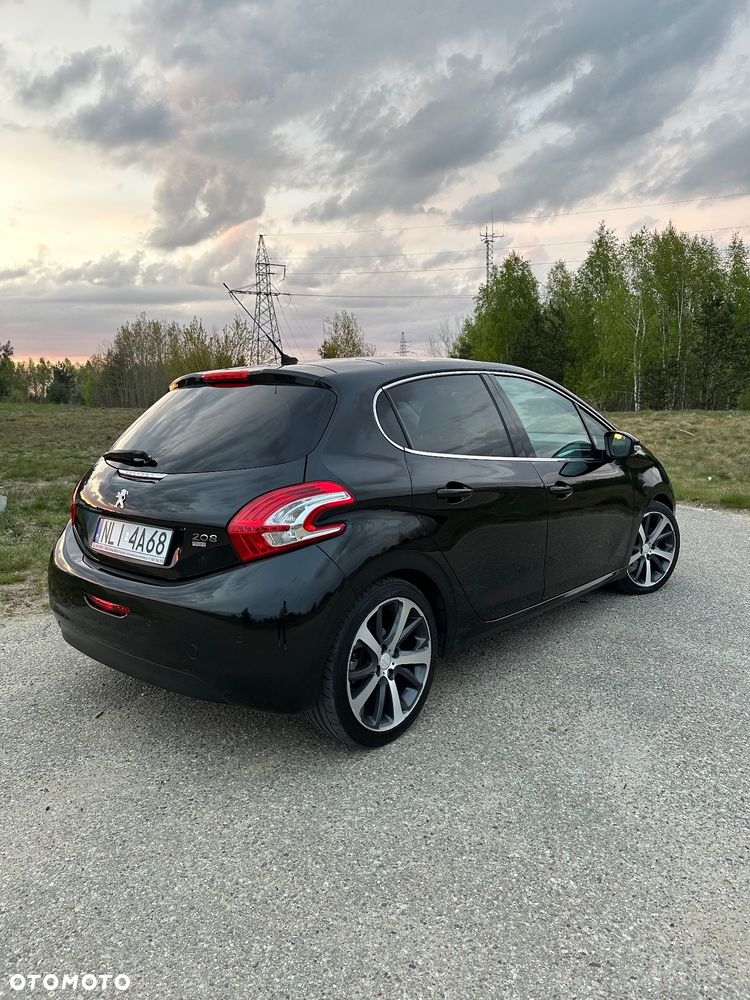 Peugeot 208 ver-1-6-e--hdi-allure-stt - 4