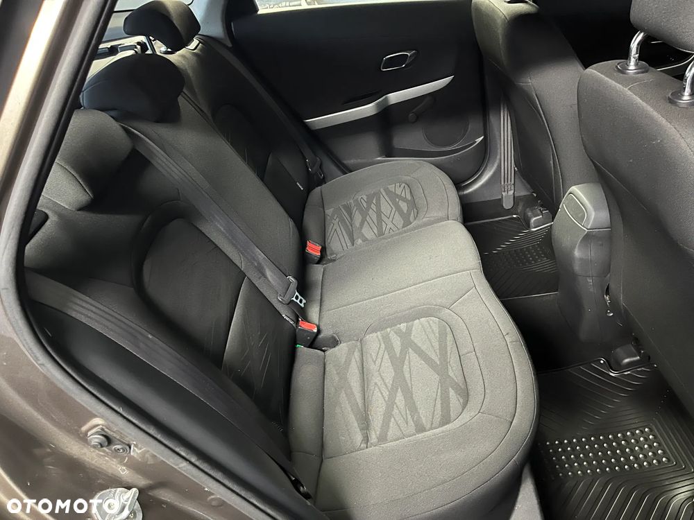 Kia Ceed 1.6 GDI L - 21