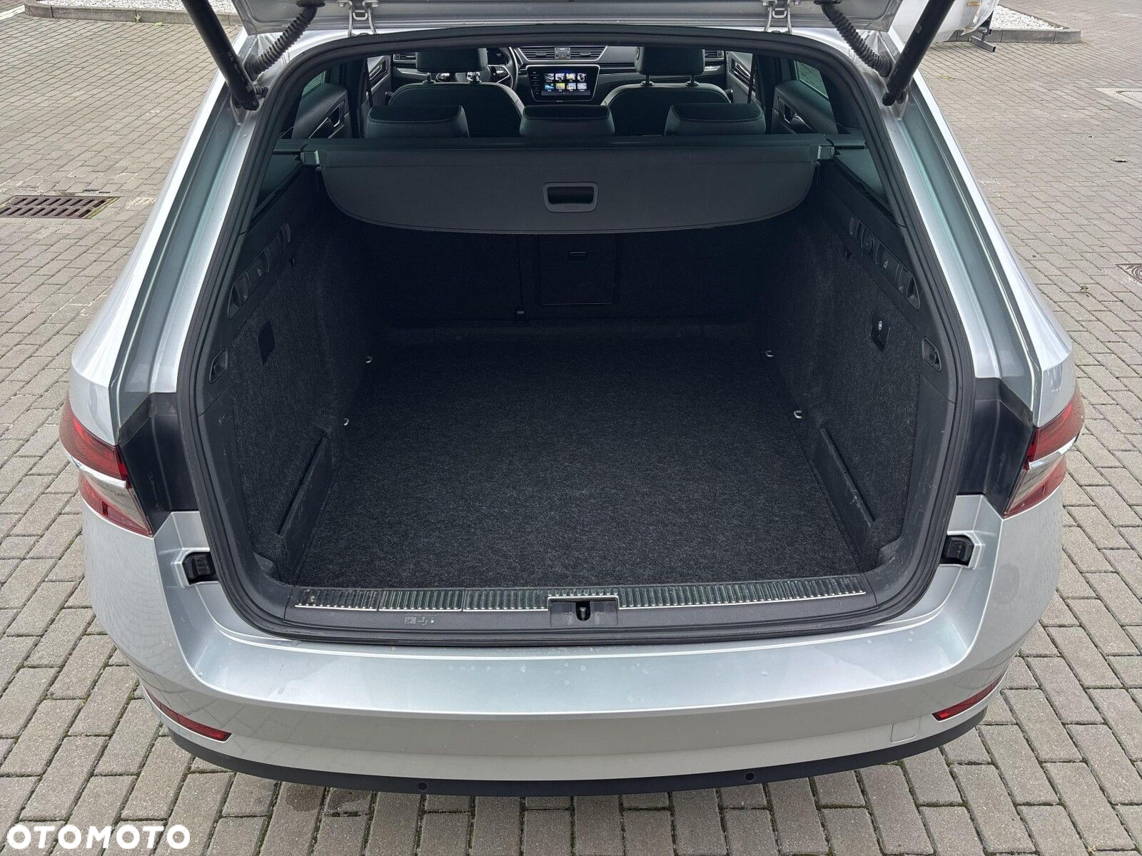 Skoda Superb 2.0 TDI SCR L&K DSG - 17