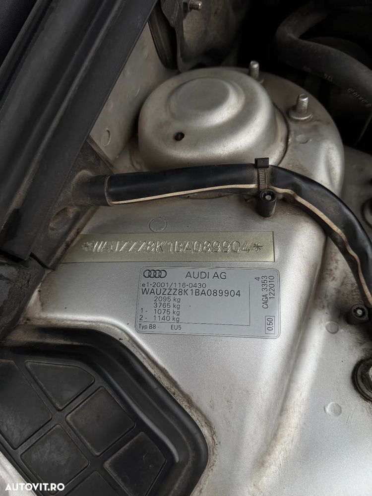 Audi A4 Avant 2.0 TDI - 10