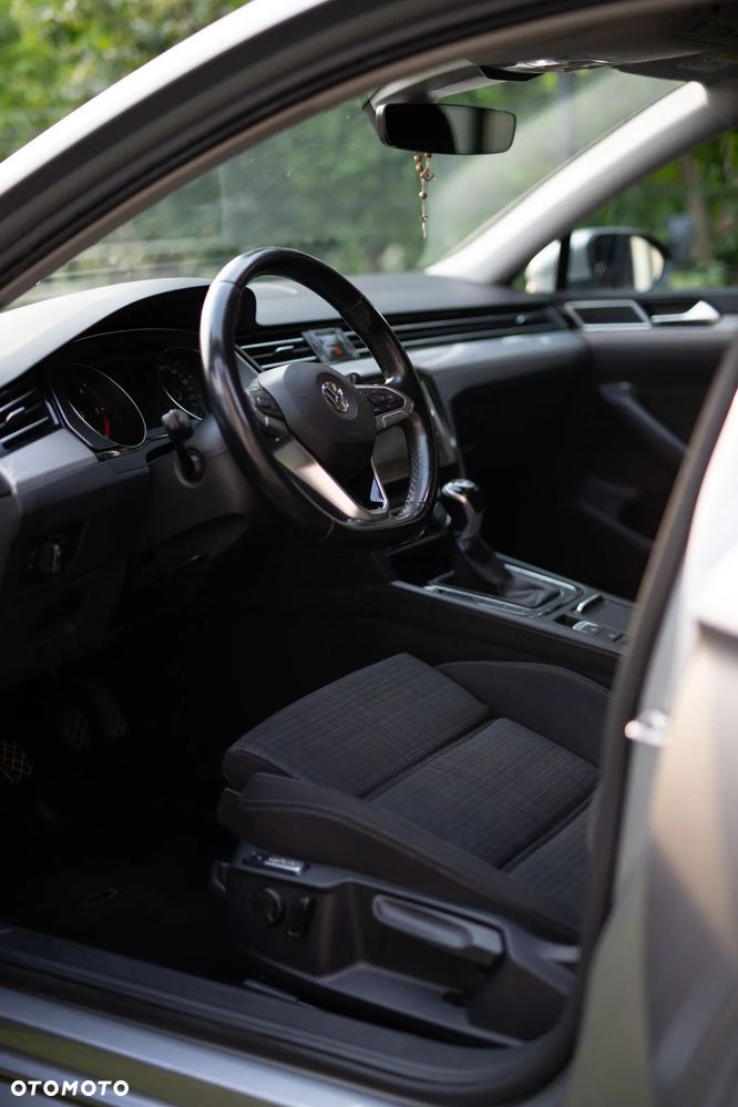 Volkswagen Passat 2.0 TDI EVO Business - 18