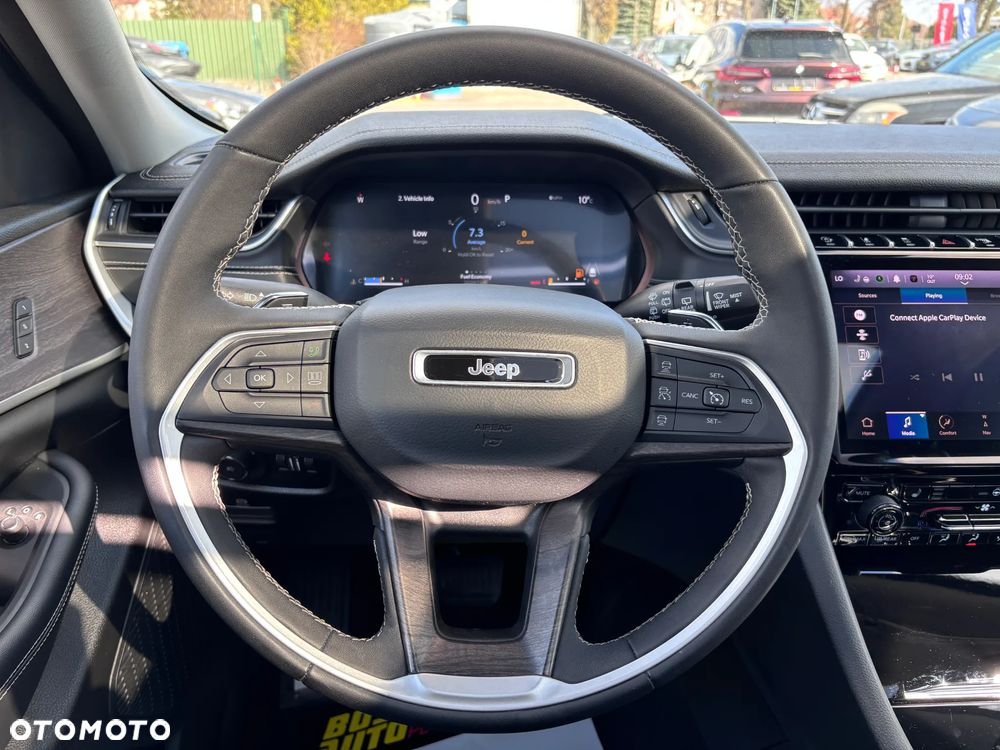 Jeep Grand Cherokee - 21