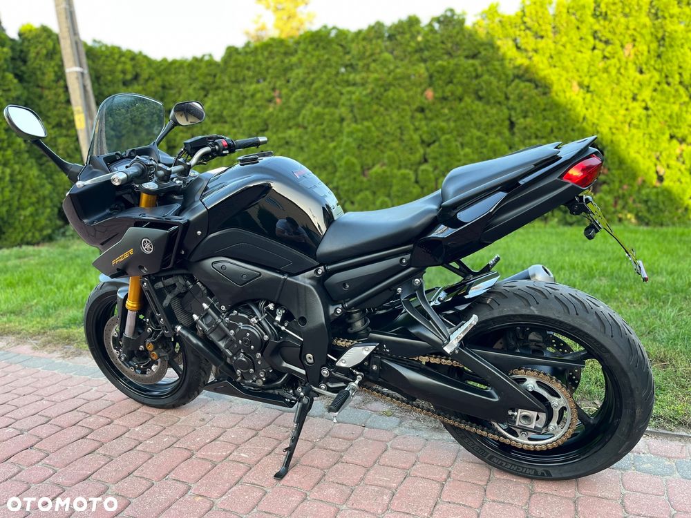 Yamaha FZ8 - 11