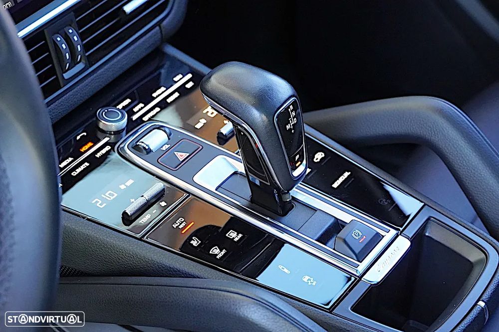 Porsche Cayenne Coupé E-Hybrid - 28