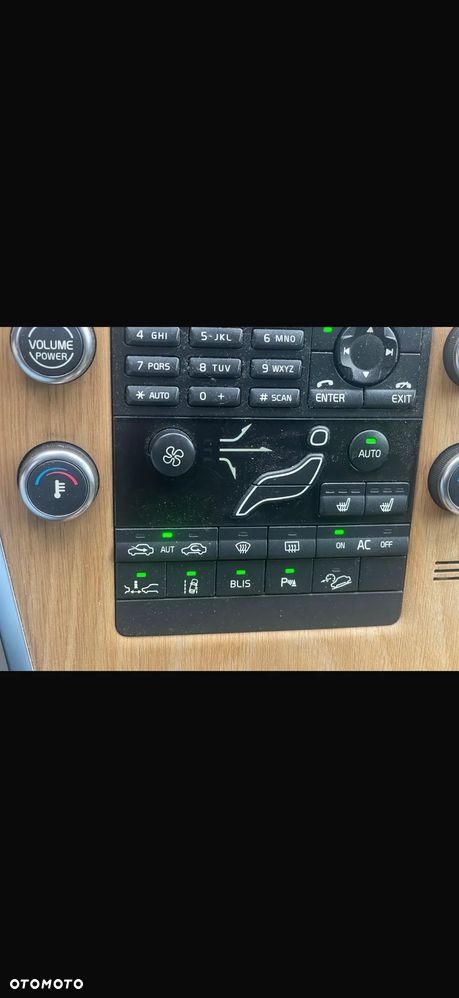 Volvo XC 60 2.4D AWD Momentum - 4