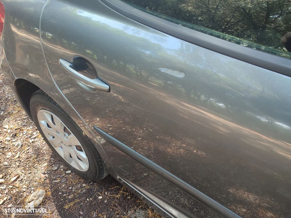 Peugeot 207 1.4 16V Active - 10