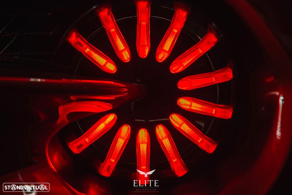 Aston Martin V12 Zagato Zagato - 13