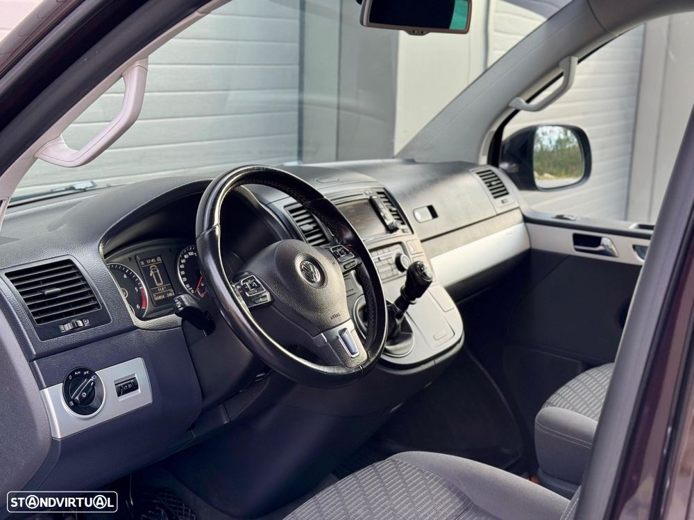VW Multivan 2.0 TDi 180 Highline BlueMotion - 21