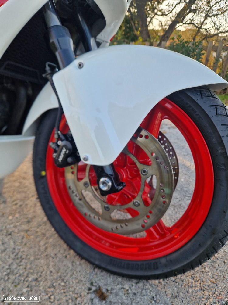 Honda CBR 1000F  SC21 - 9