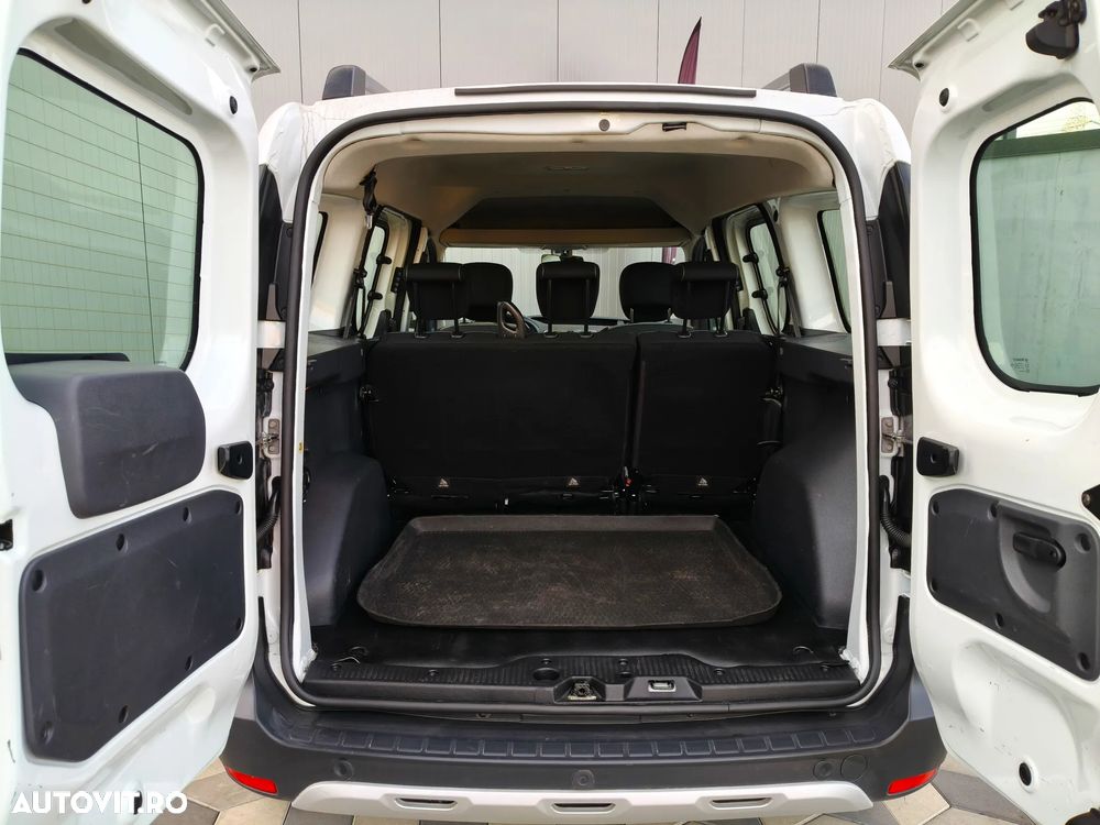 Dacia Dokker TCe 102 GPF Stepway - 13