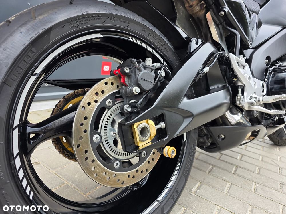 Suzuki GSX - 17