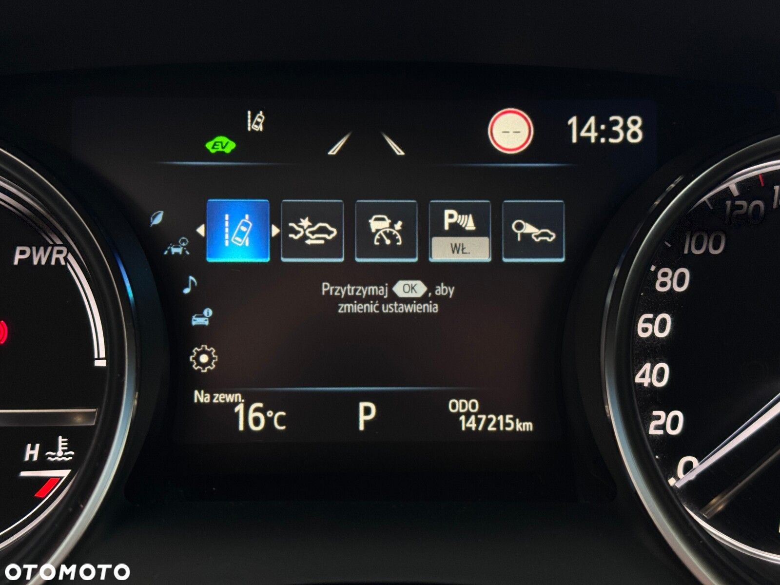 Toyota Camry - 24
