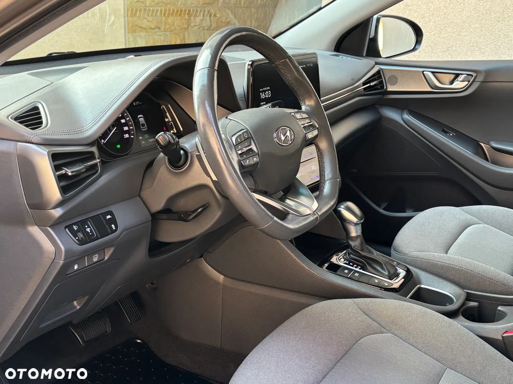 Hyundai IONIQ - 19