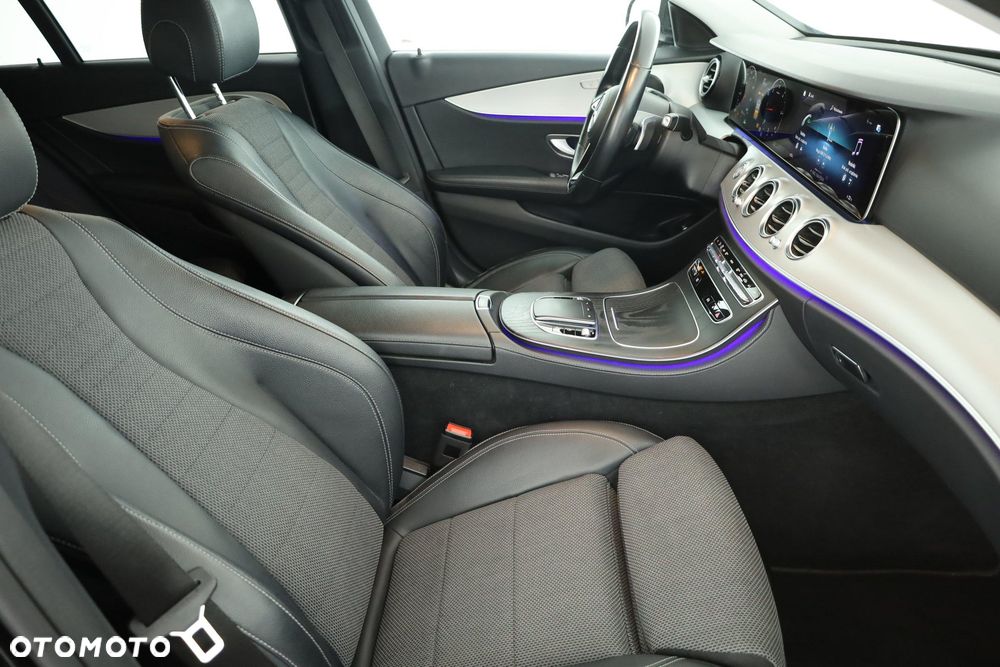 Mercedes-Benz Klasa E 220 d 4-Matic Avantgarde - 19