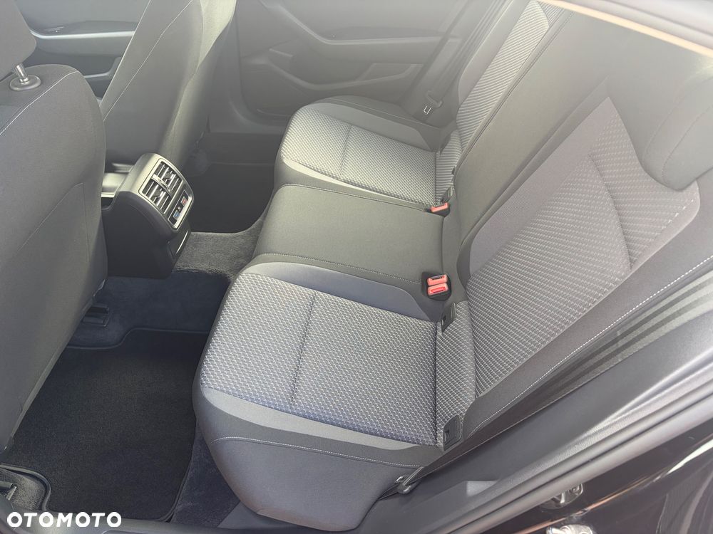 Volkswagen Passat - 19