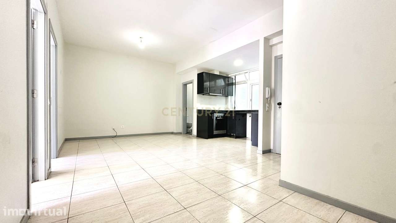 Prédio Urbano no Centro do Funchal – Loja + 4 apartamentos + 2 T0 - Grande imagem: 5/38