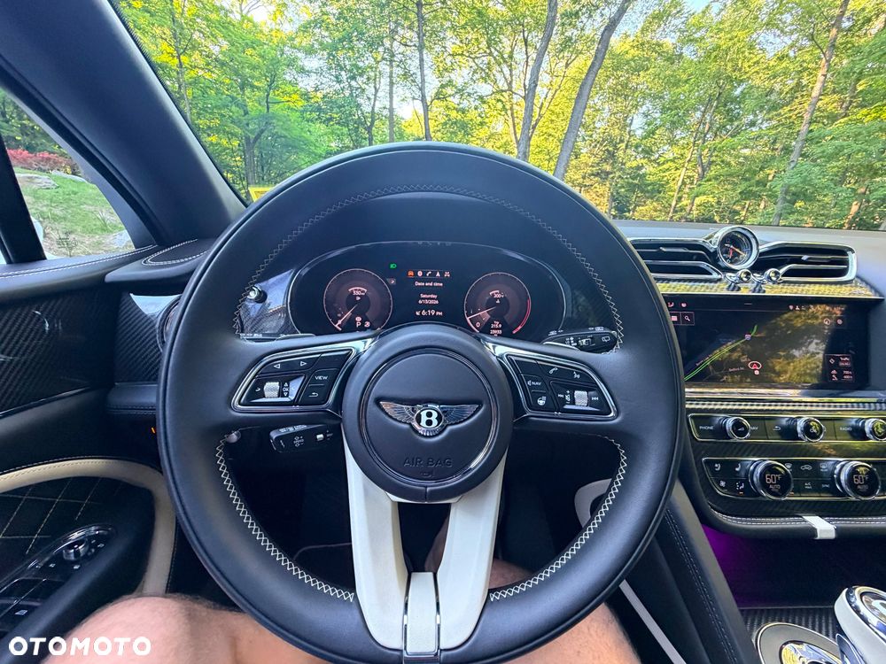 Bentley Bentayga W12 - 21