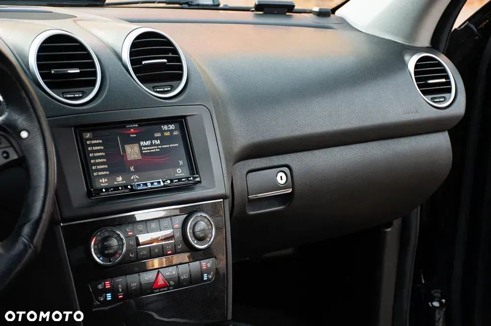 Mercedes-Benz ML 63 AMG 4Matic 7G-TRONIC - 33