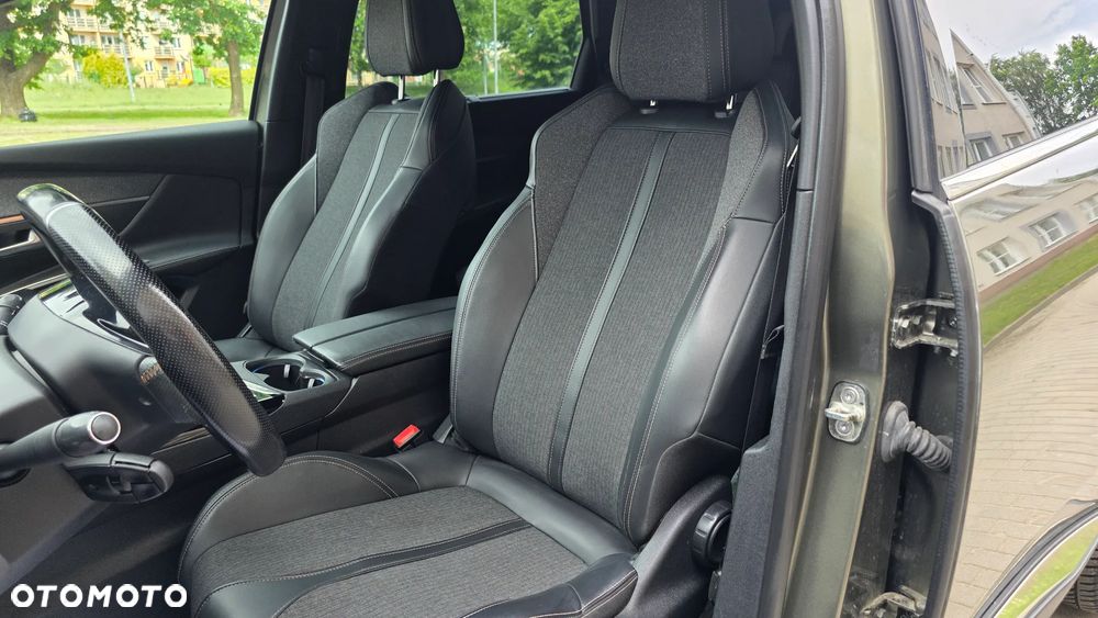 Peugeot 5008 - 17